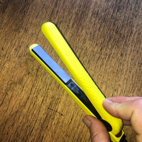NEW! PYT Yellow Mini Ceramic Hair Straightener - Picture 6 of 10